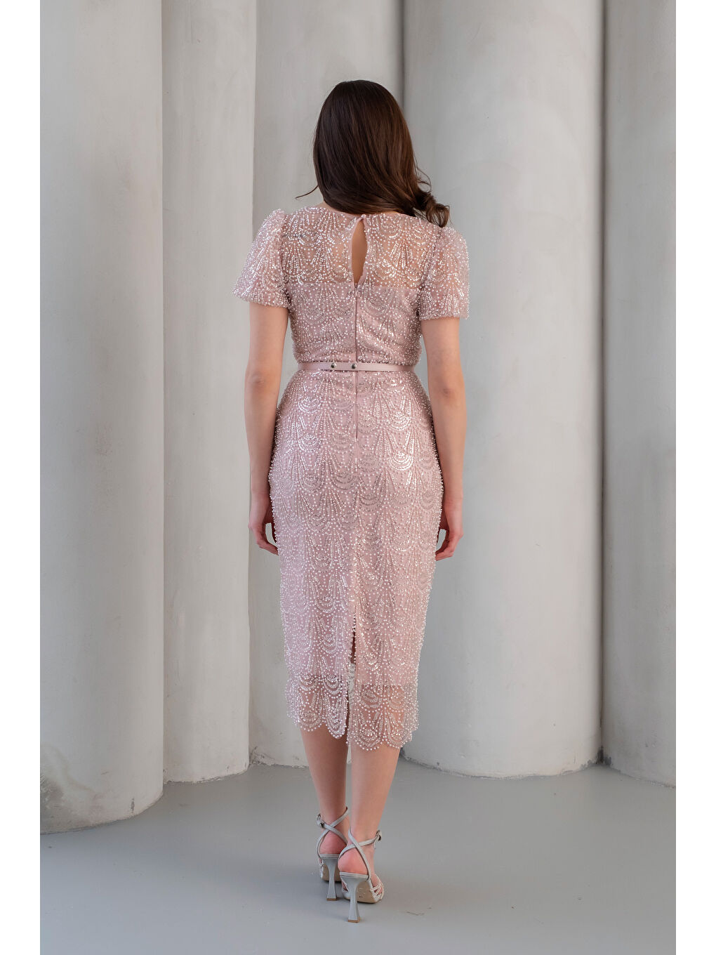 Pembe Kadın Pudra Dar Kalıp Boncuklu Midi Abiye Elbise-5