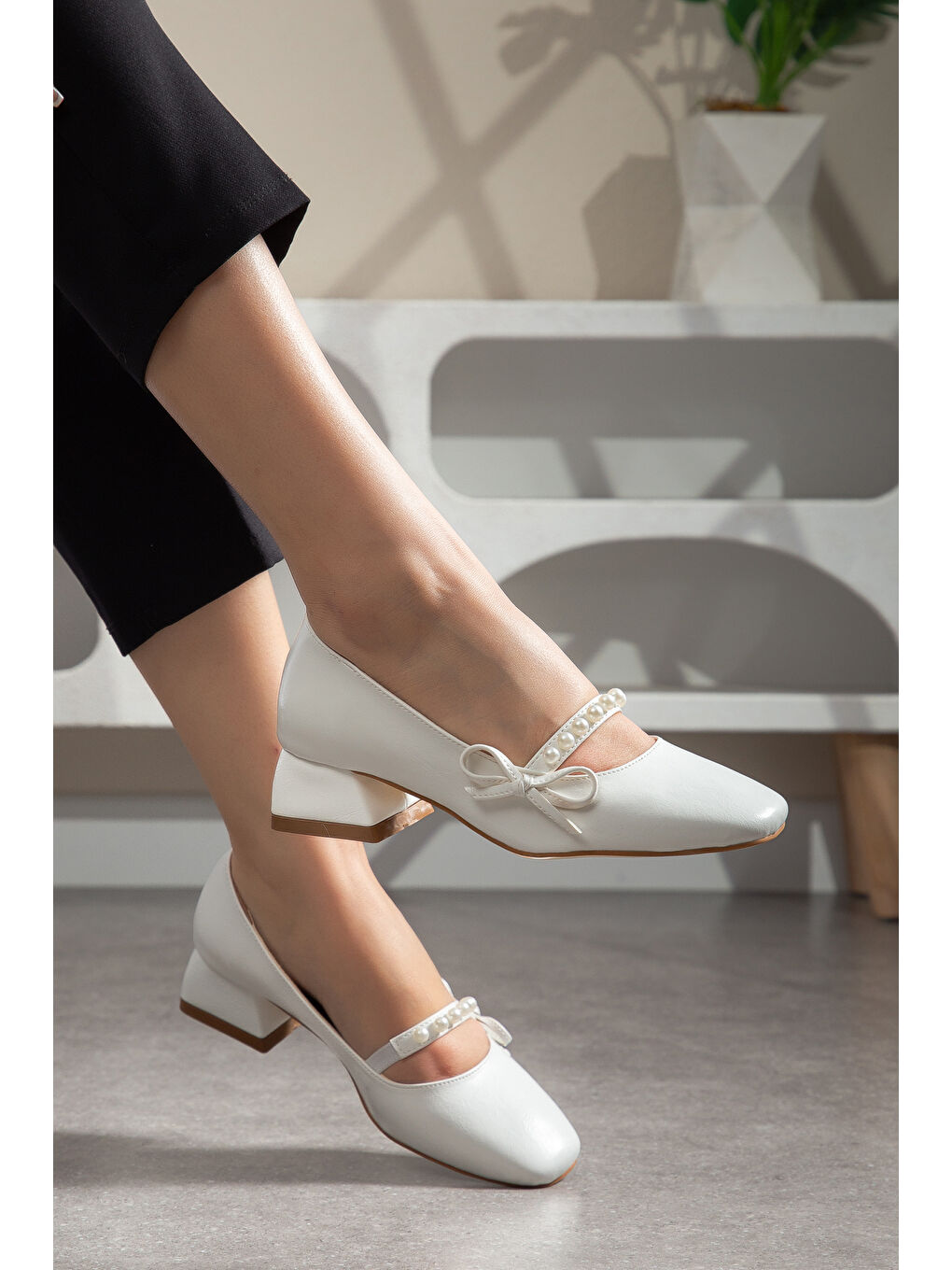 Beyaz D00104 Günlük Ortopedik Klasik Topuklu Kadın Ayakkabı-3