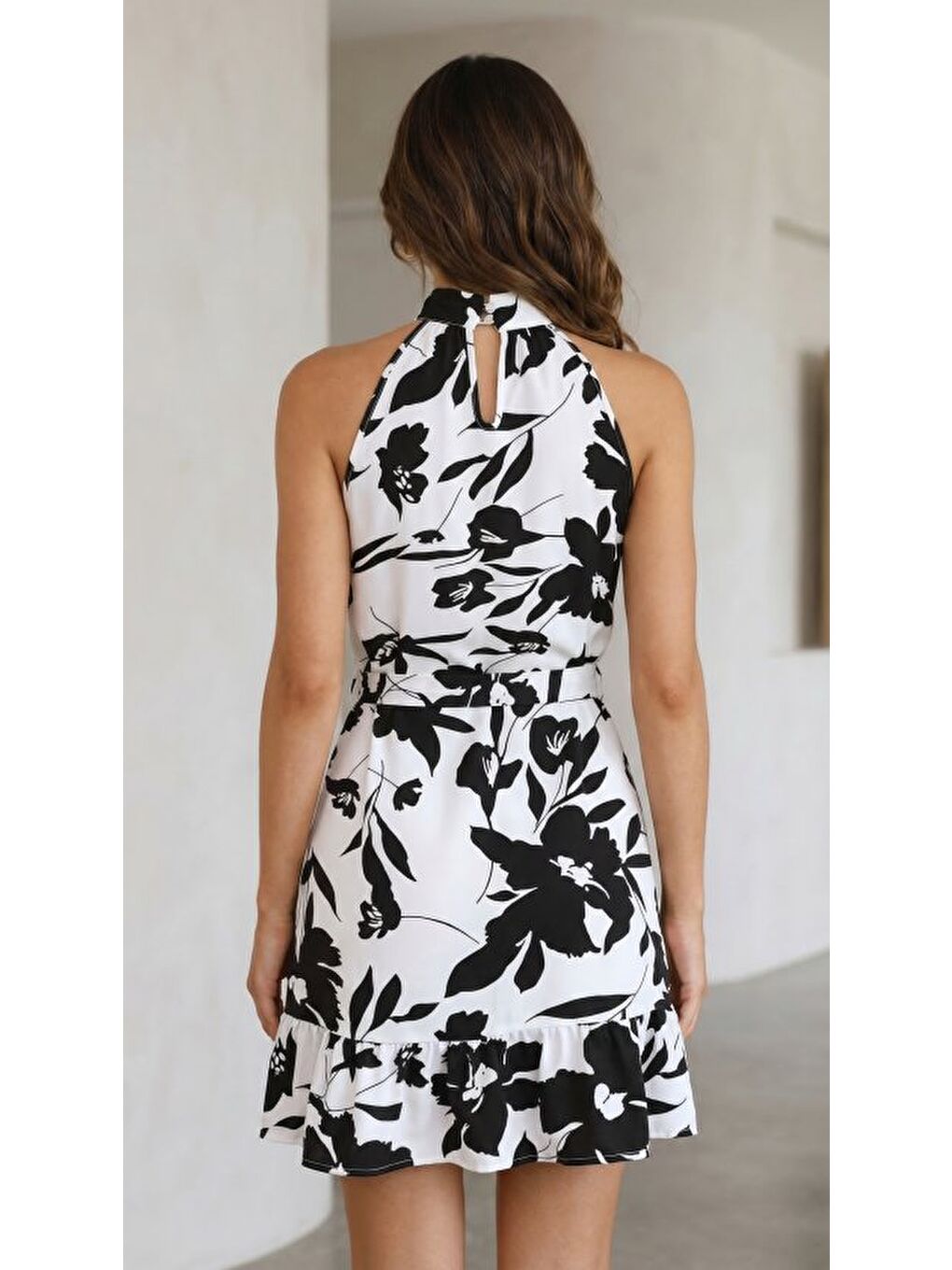 Beyaz Kadın Omuzlardan Açık Balıkçı Yakalı Kuşaklı Desenli Kısa Süprem Elbise-7