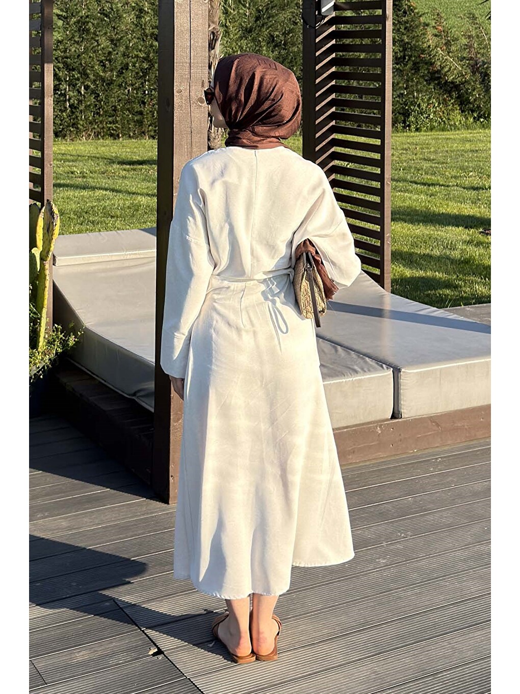 Bej Eteği Bağlama Detaylı Takım Taş-3