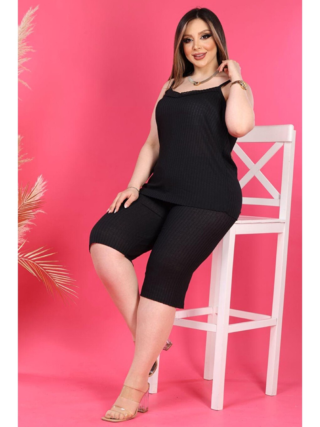 Siyah Büyük Beden Askılı Kapri Pijama Takımı
