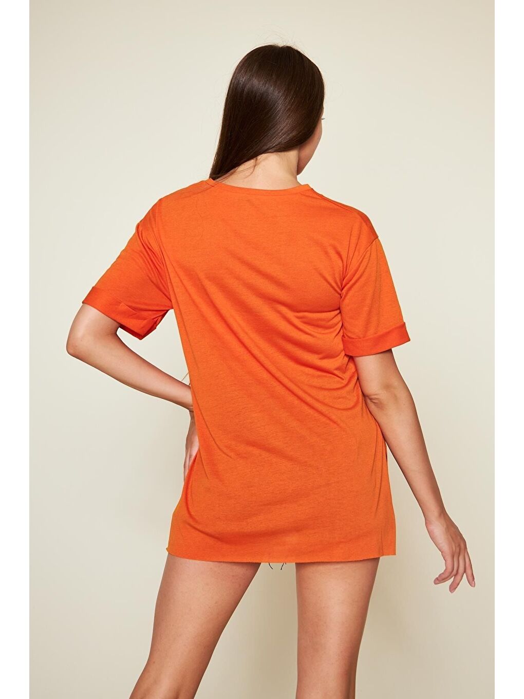 Turuncu Kadın Kol Katlı Yırtmaçlı Salaş Oversize Tshirt-1