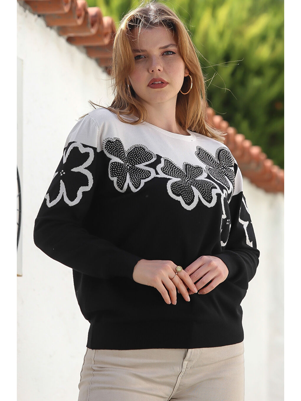 Siyah-Ekru Yuvarlak Yaka Uzun Kol Çiçekli Troklu Casual Triko Kazak 65 60-2