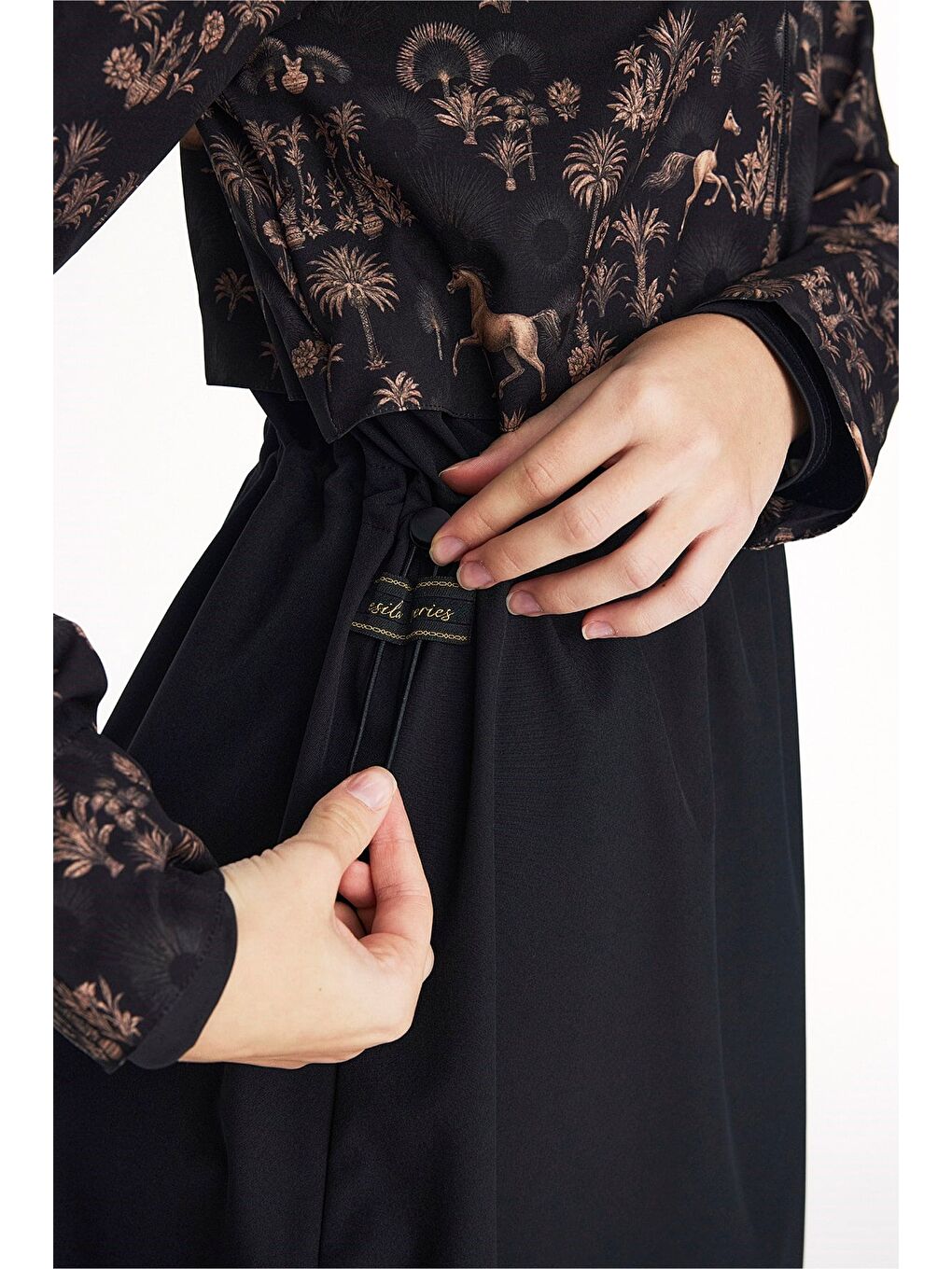 Vaha Koleksiyonu Desenli Siyah 5 Parça Tam Tesettür Mayo Takımı 6035-7