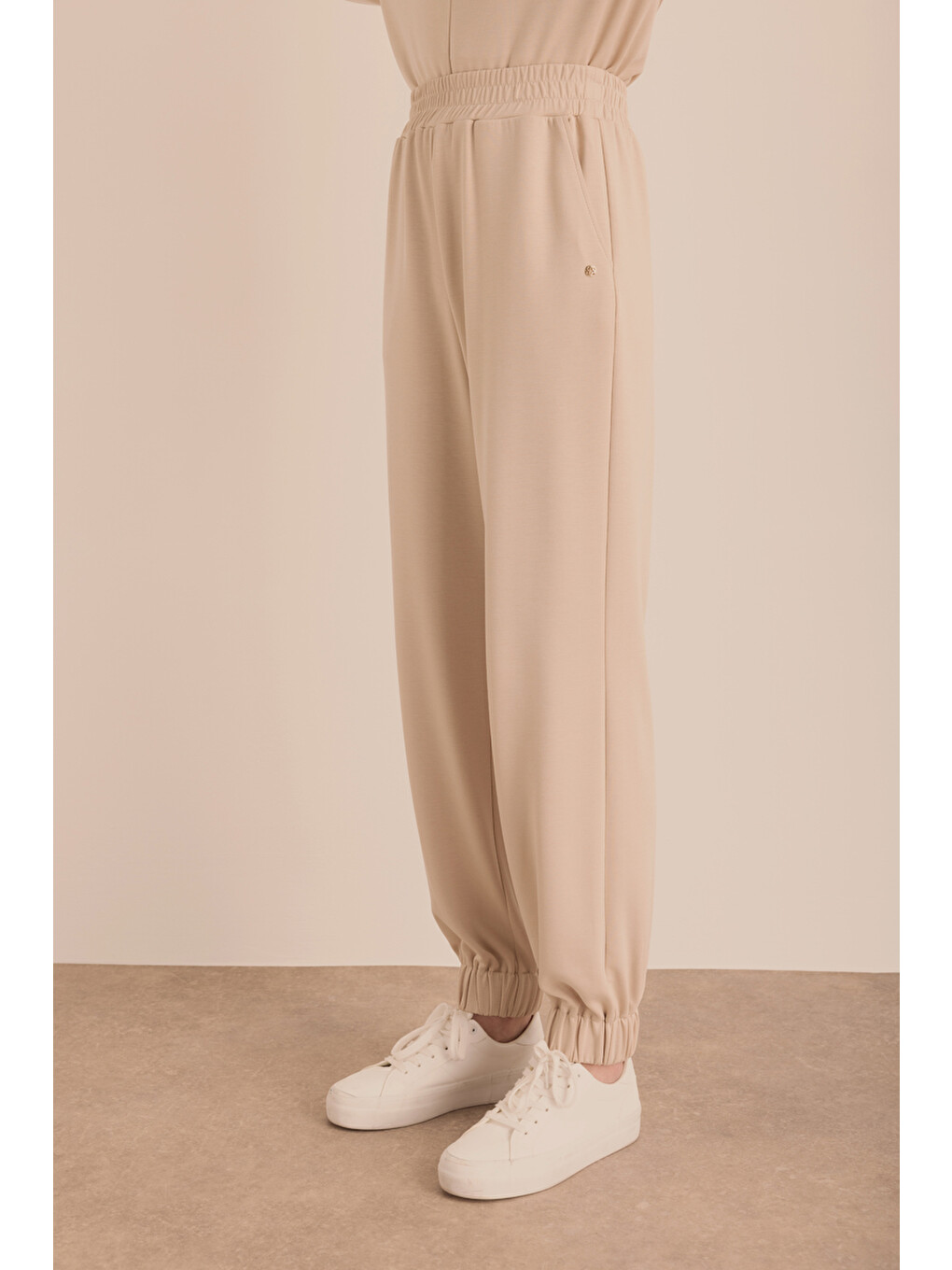 Bej Logo Detaylı Jogger Eşofman Altı-3