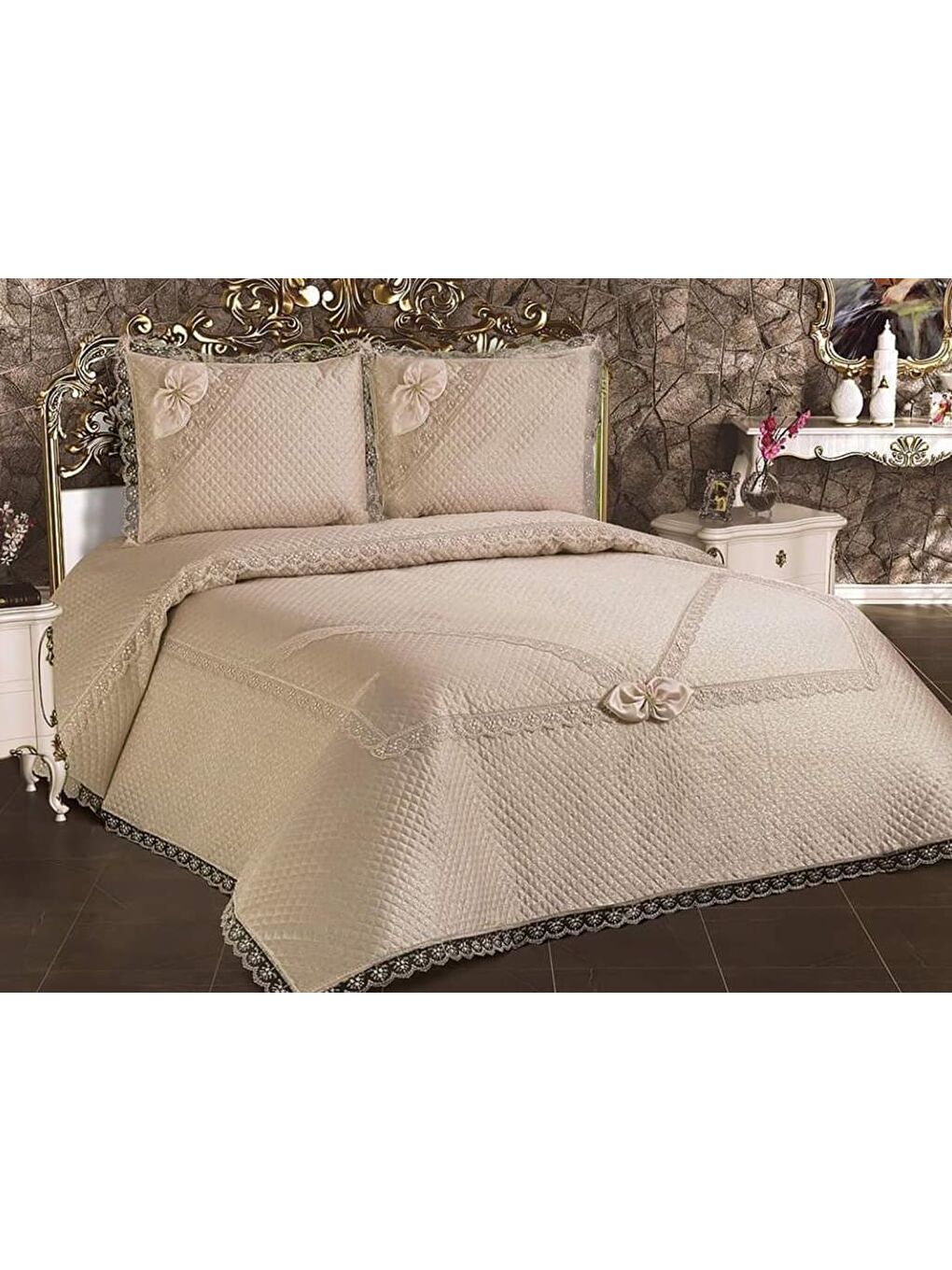 Kahverengi Gelincik Kapitoneli Fransız Güpürlü Yatak Örtüsü Cappucino