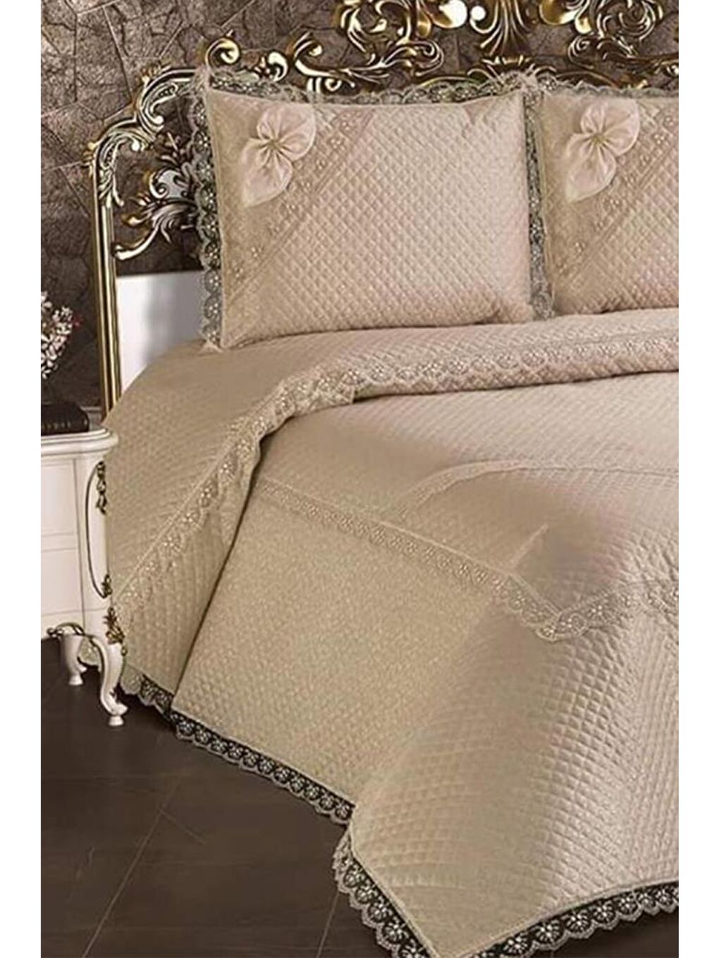 Kahverengi Gelincik Kapitoneli Fransız Güpürlü Yatak Örtüsü Cappucino-2