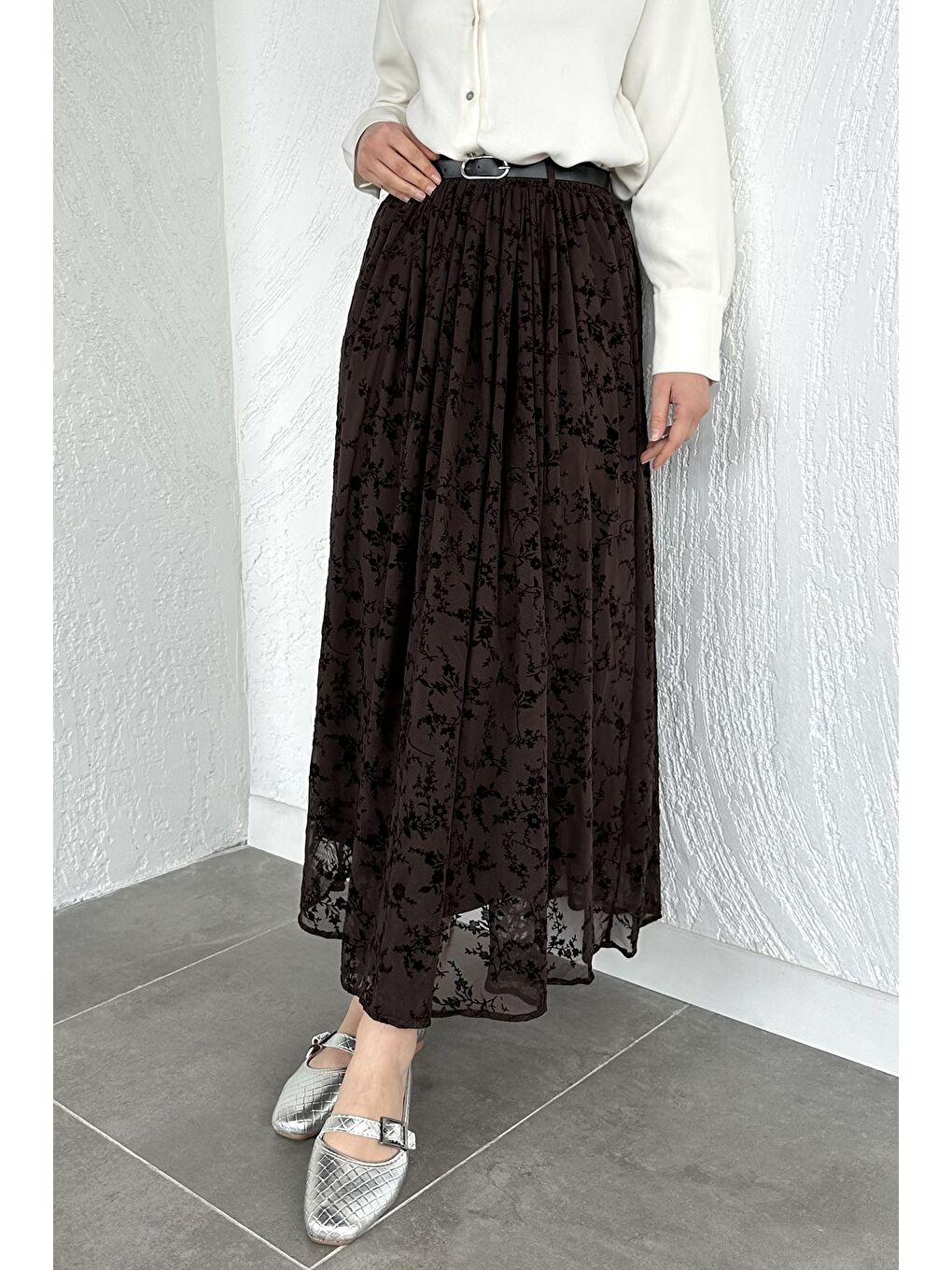 Kahverengi Flok Baskılı Kemerli Tesettür Etek-3