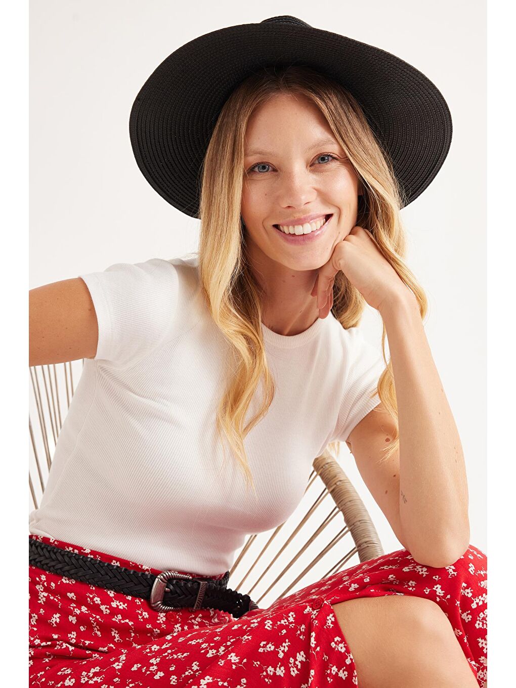 Kadın Slim Fit Dar Kesim Bisiklet Yaka Modal Kumaş Ekru Bluz-1