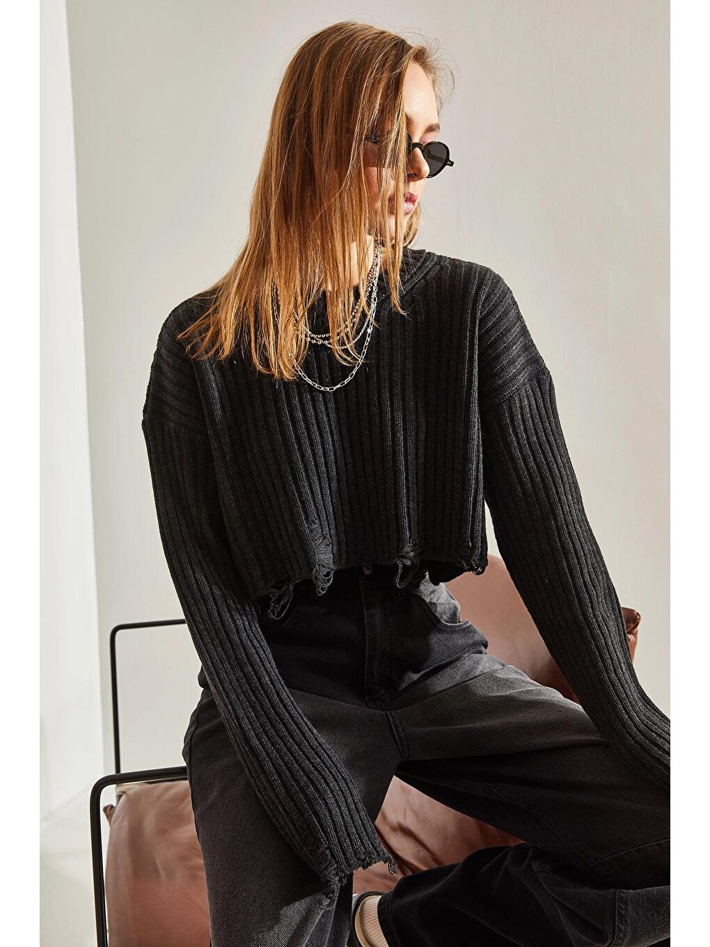 Antrasit Kadın Bisiklet Yaka Yırtık Detaylı Crop Triko Kazak-2