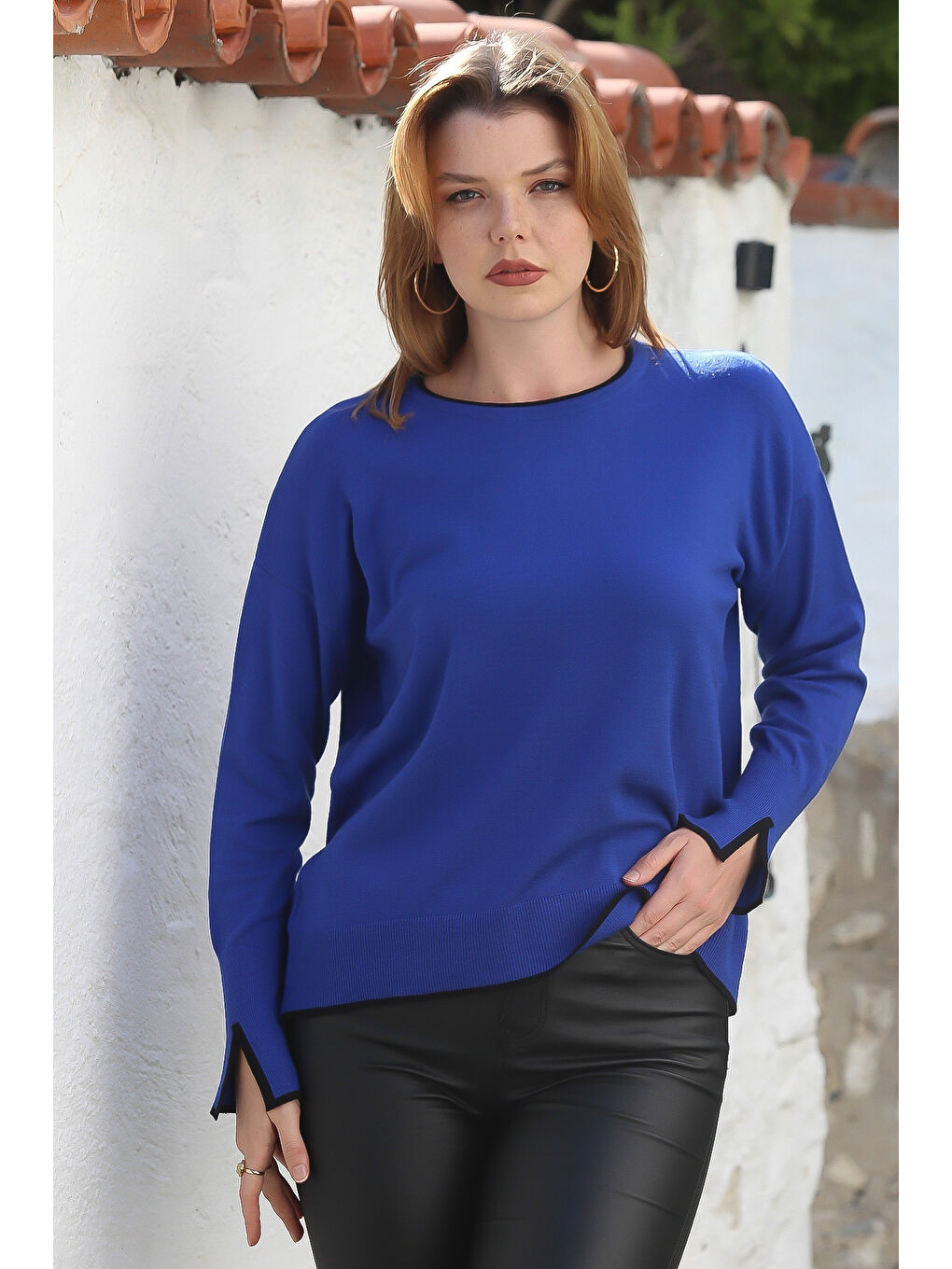 Mavi Yuvarlak Yaka Uzun Kol Arkası Düğmeli Casual Triko Kazak 65 65-6