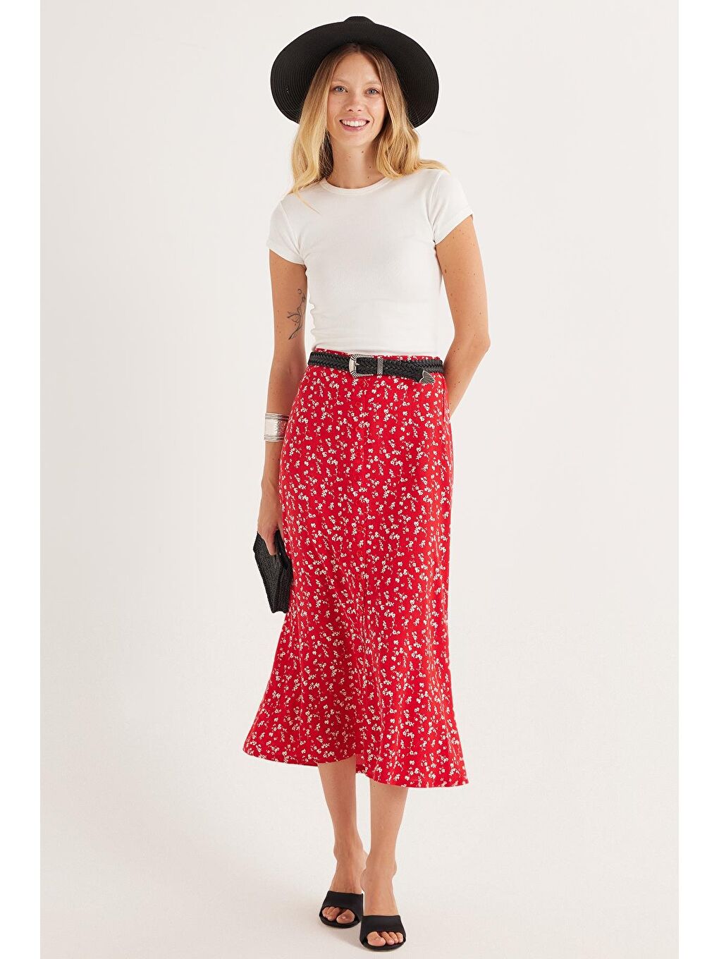 Kadın Slim Fit Dar Kesim Bisiklet Yaka Modal Kumaş Ekru Bluz-3