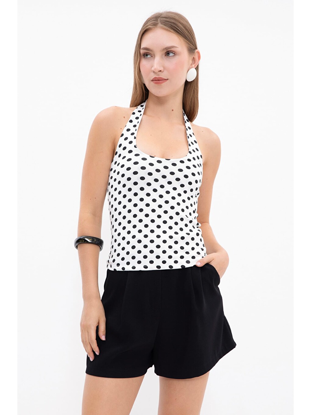 Ekru Boyundan Geçirmeli Puantiyeli Slim Fit Bluz-1