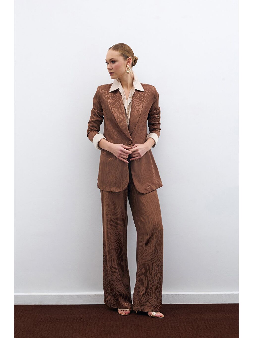 Kahverengi Desenli Saten Pantolon - Kahve-2