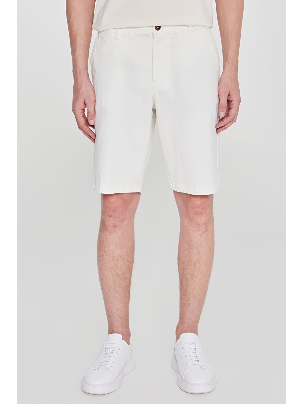 Erkek Beyaz Pamuklu Slim Fit Dar Kesim Yan Cepli Esnek Şort-1
