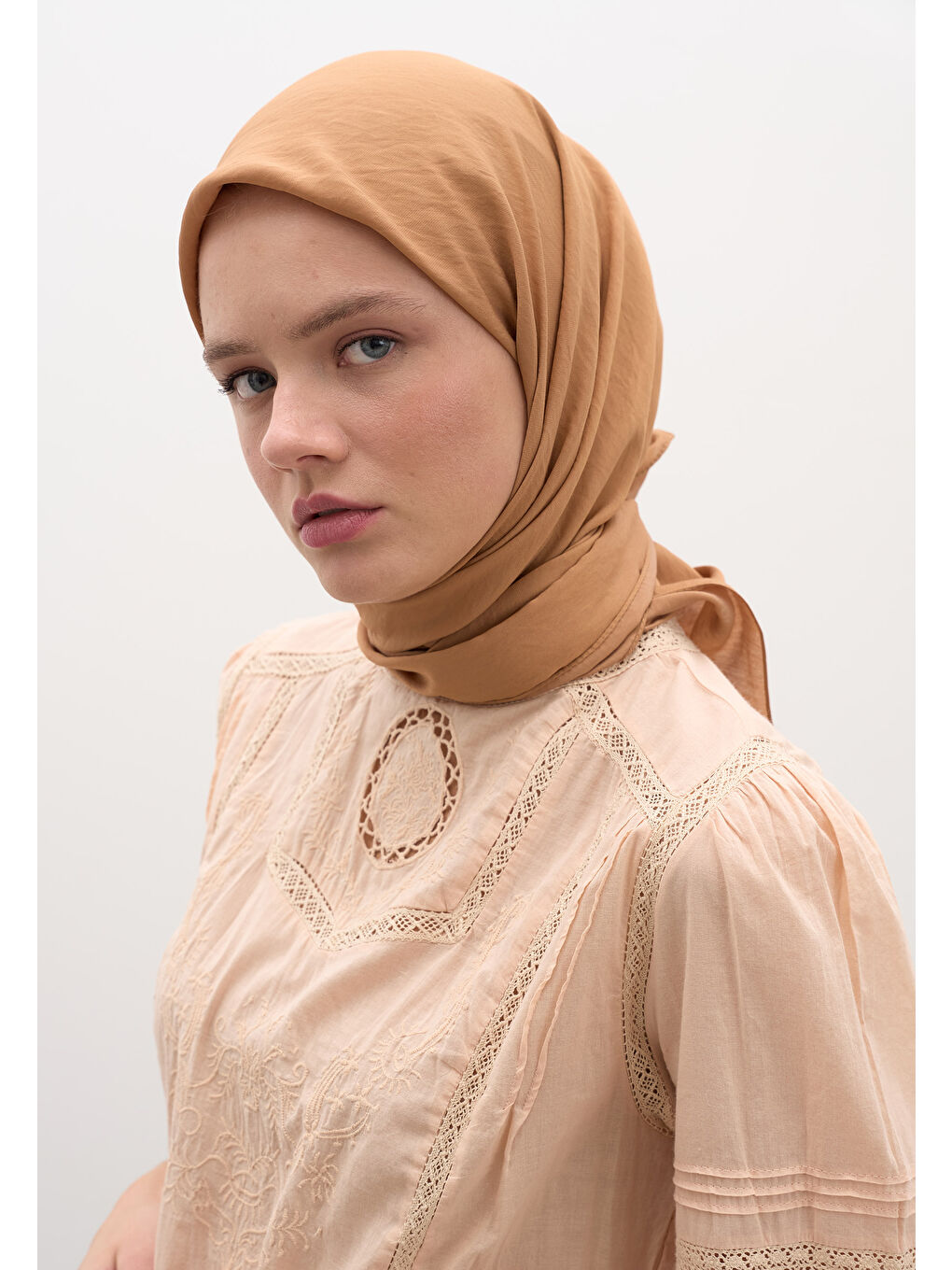 Kahverengi Pamuk Viskon Eşarp Tarçın Kabuğu-1