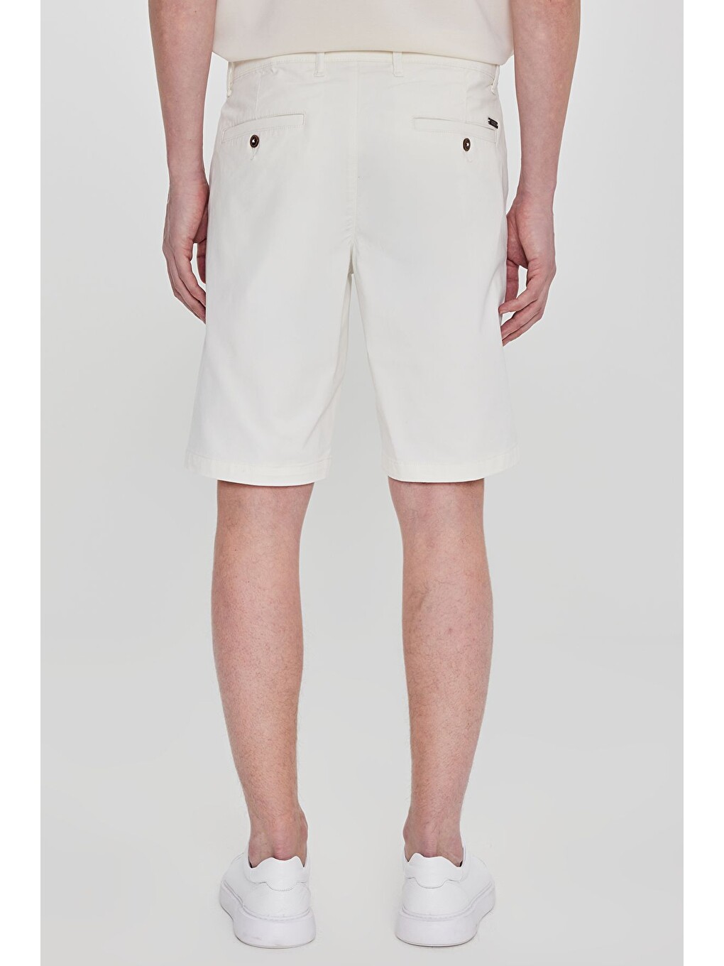 Erkek Beyaz Pamuklu Slim Fit Dar Kesim Yan Cepli Esnek Şort-4