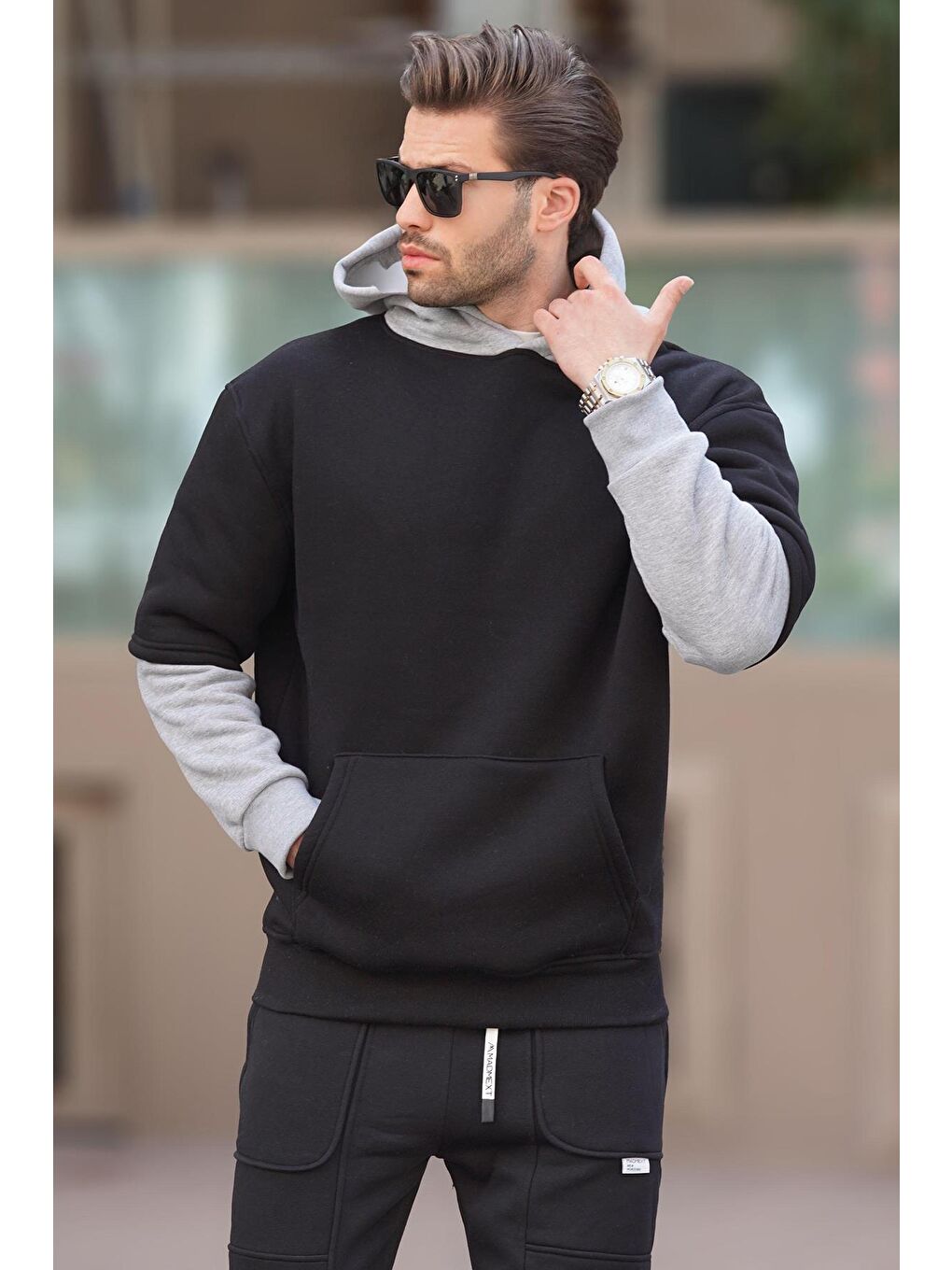 Madmext Siyah Kapüşonlu Cep Detaylı Erkek Sweatshirt 7071 - 1