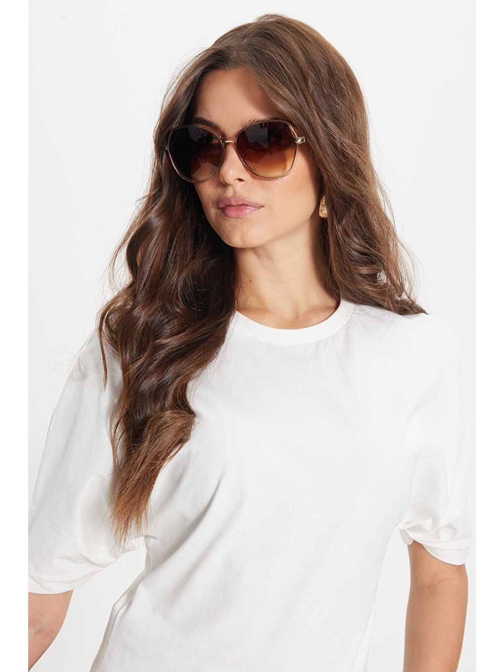 Kadın Oversize Geniş Kesim %100 Pamuk Bisiklet Yaka Yarasa Kol Ekru Tişört-3