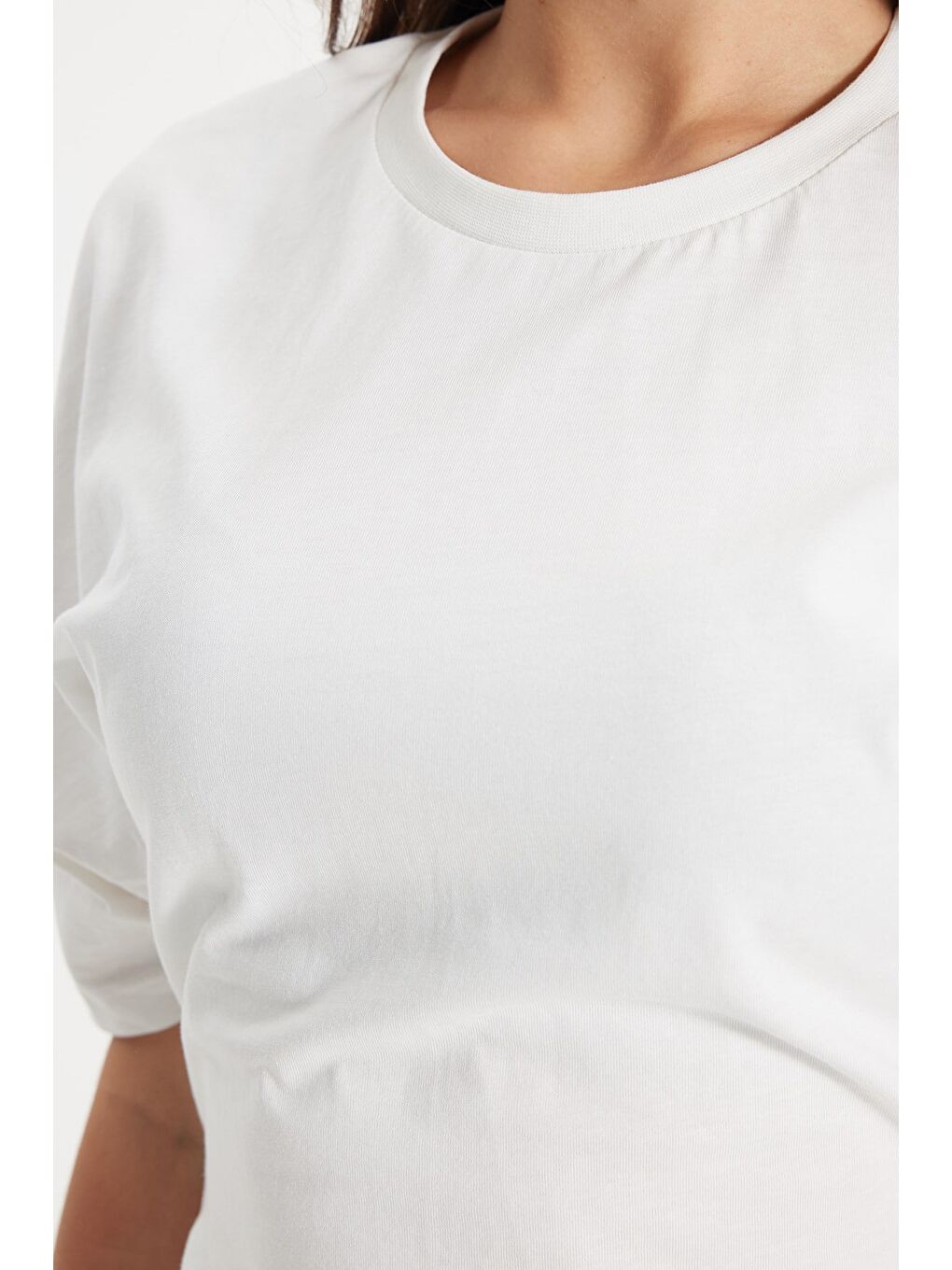 Kadın Oversize Geniş Kesim %100 Pamuk Bisiklet Yaka Yarasa Kol Ekru Tişört-4