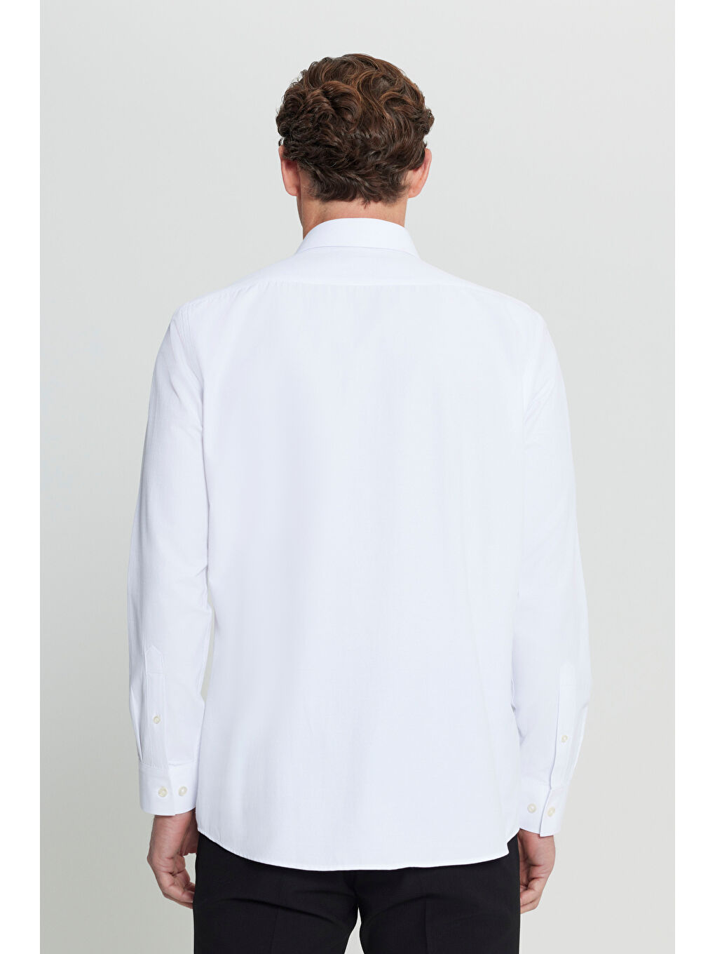Erkek Beyaz Pamuklu Dar Kesim Klasik Yaka Armürlü Gömlek-5