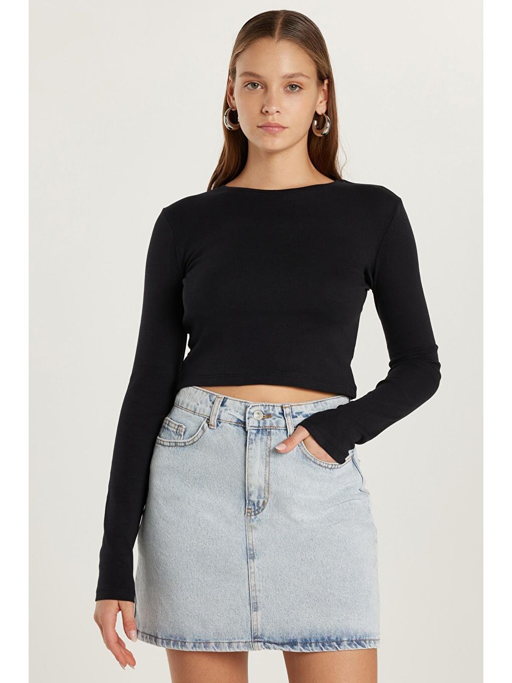 Kadın Slim Fit Dar Kesim Uzun Kollu Bisiklet Yaka Siyah Bluz-1