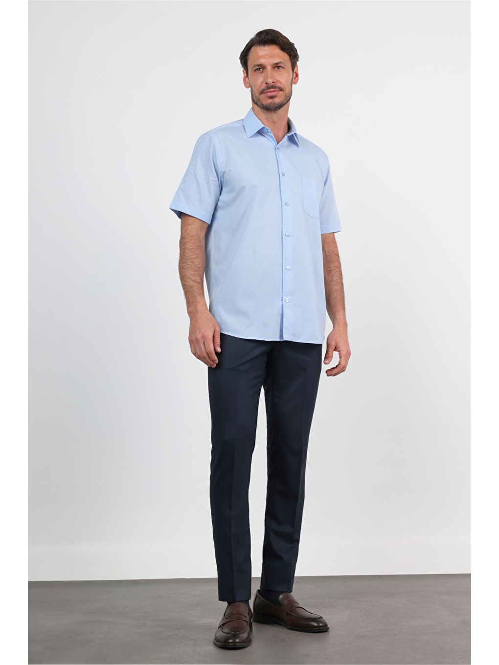 Mavi Sert Yaka Kısa Kol Cepli Comfort Fit Pamuklu Gömlek 1004260258-1