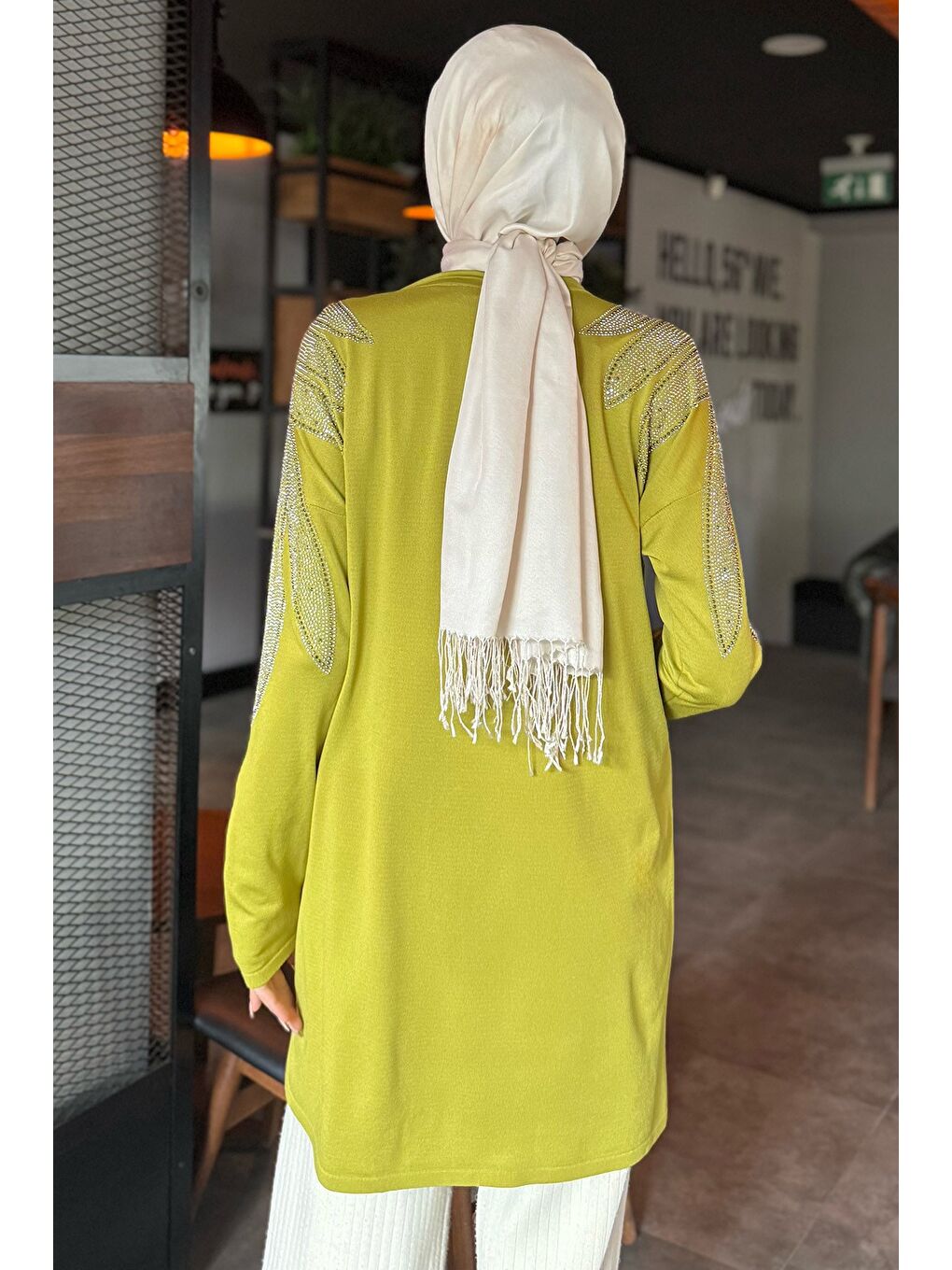 Yeşil Omuz Taşlı Tesettür Triko Hırka-6