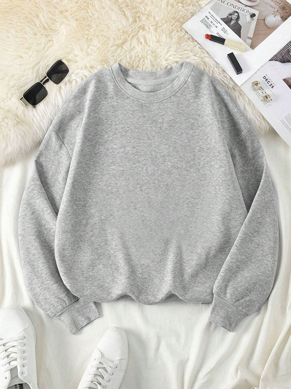 Kadın Gri Hayvan Sevgisi Baskılı Bisiklet Yaka Oversize Sweatshirt-1