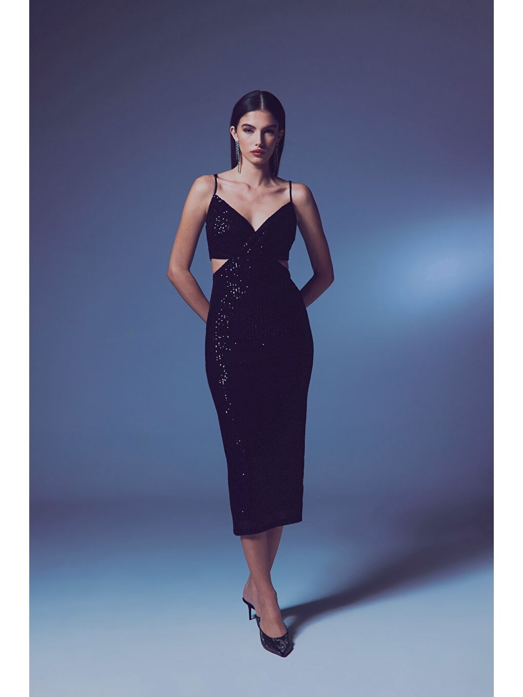 Dekolteli Payet Elbise - Siyah-1