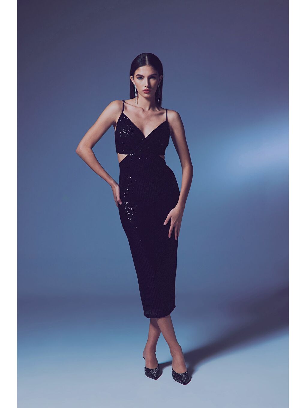 Dekolteli Payet Elbise - Siyah-2