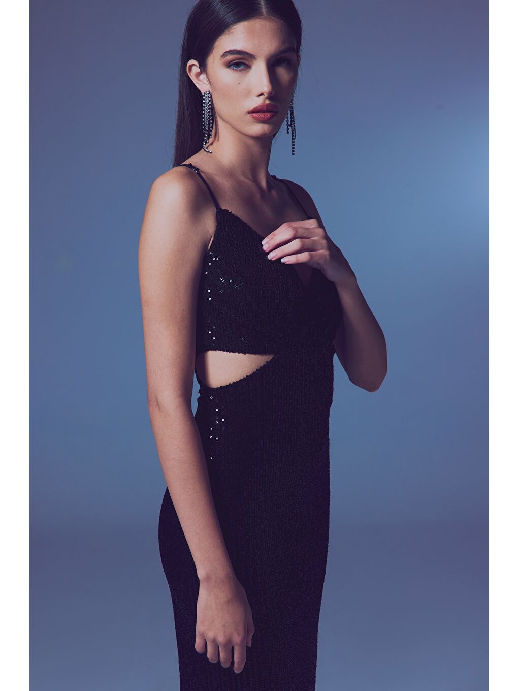 Dekolteli Payet Elbise - Siyah-3