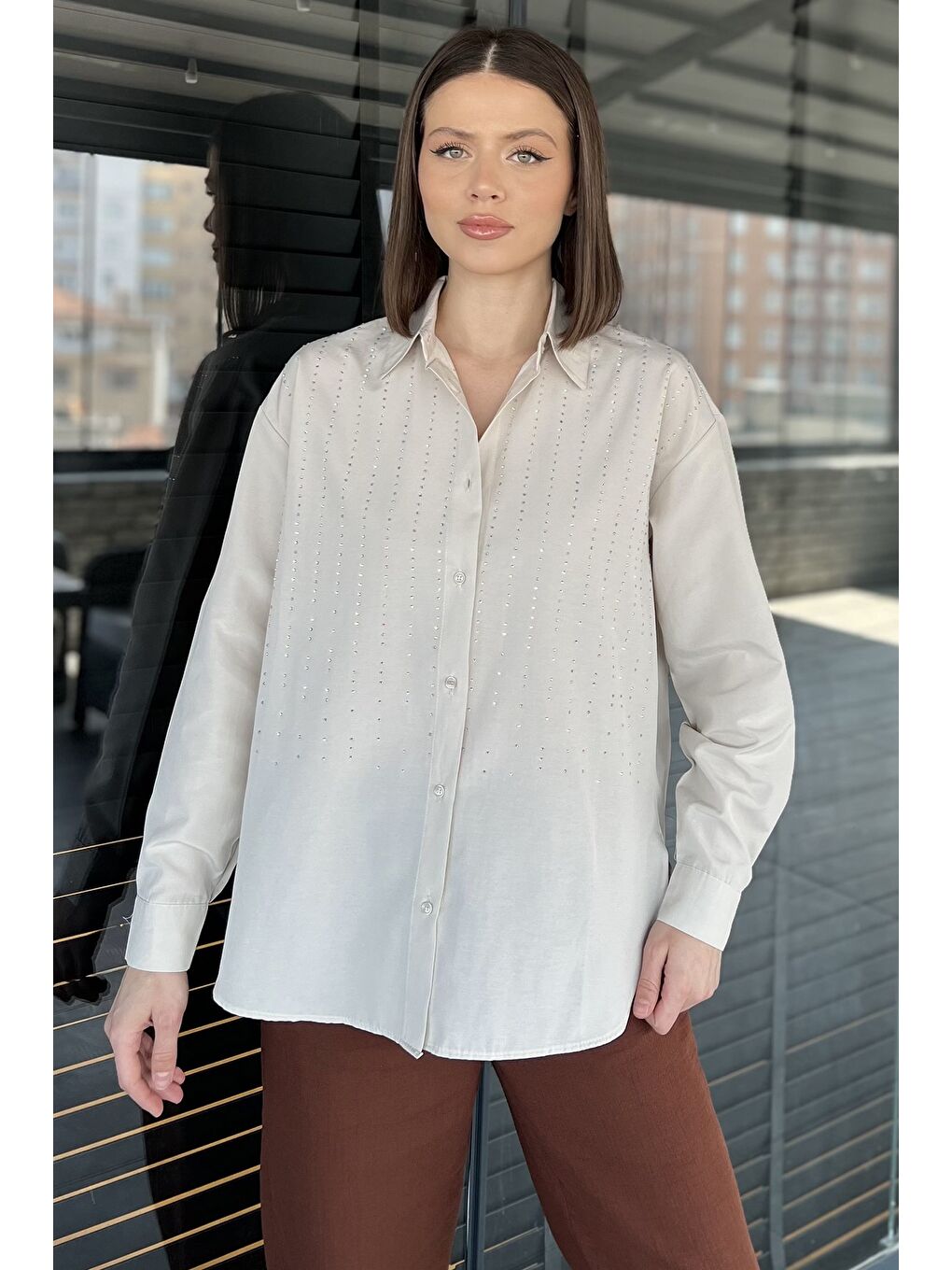 Bej Kadın Uzun Kol Taşlı Gömlek-1