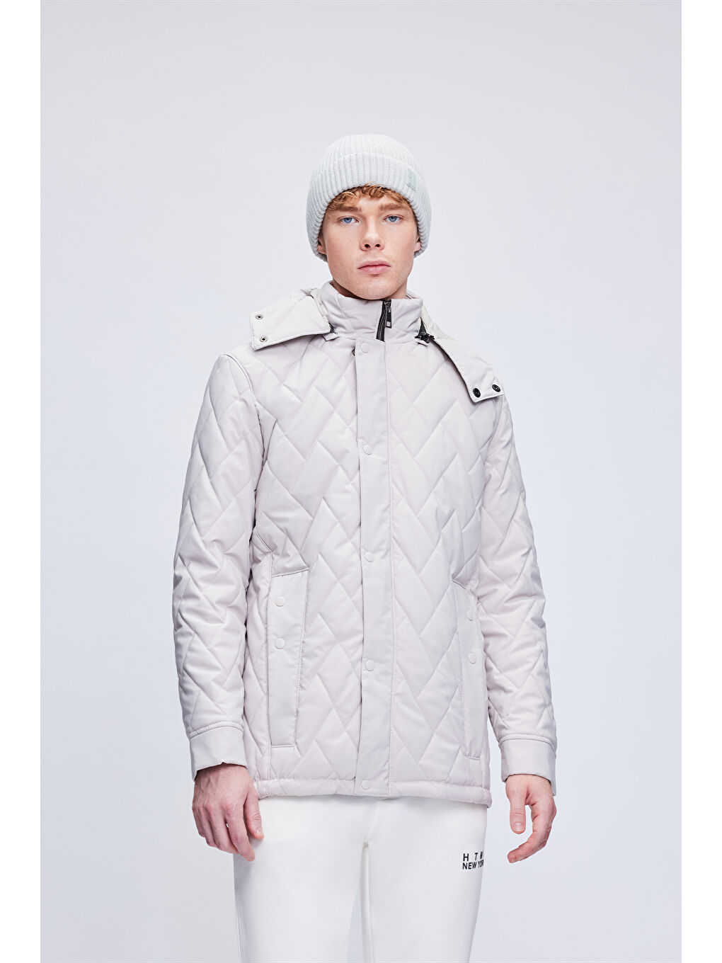 Bej Taş Dinamik Fit Hakim Yaka Desenli Kapitone Kapüşonlu Mont