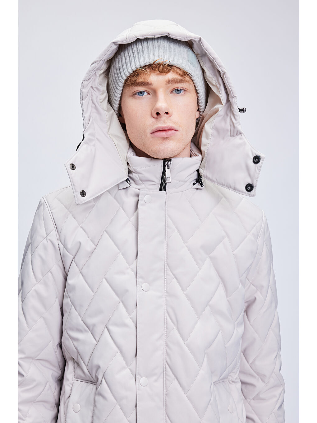 Bej Taş Dinamik Fit Hakim Yaka Desenli Kapitone Kapüşonlu Mont-4