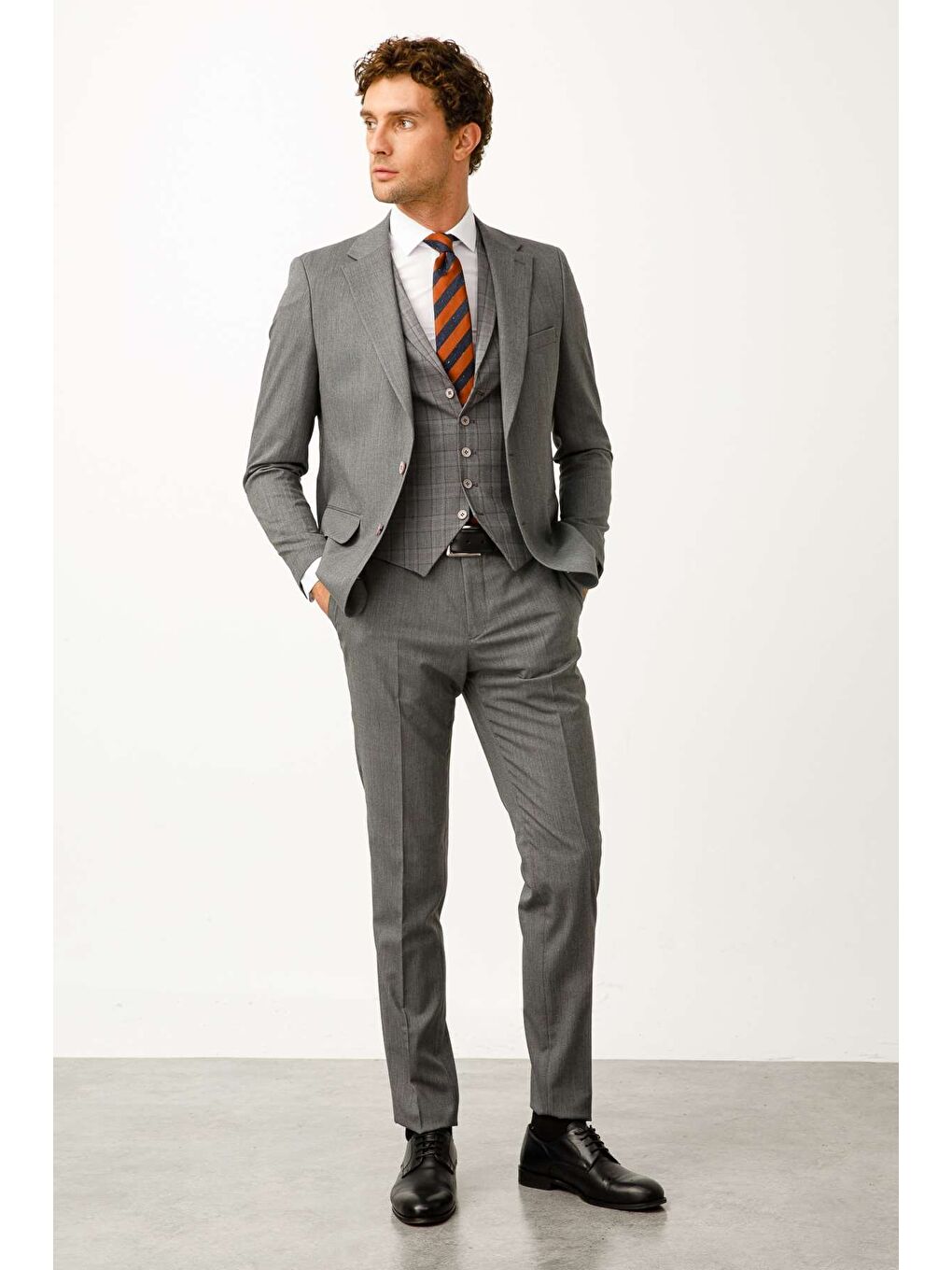 Erkek Gri  / Rahat Kalıp Geniş Mono Kombinli Takım Elbise-4