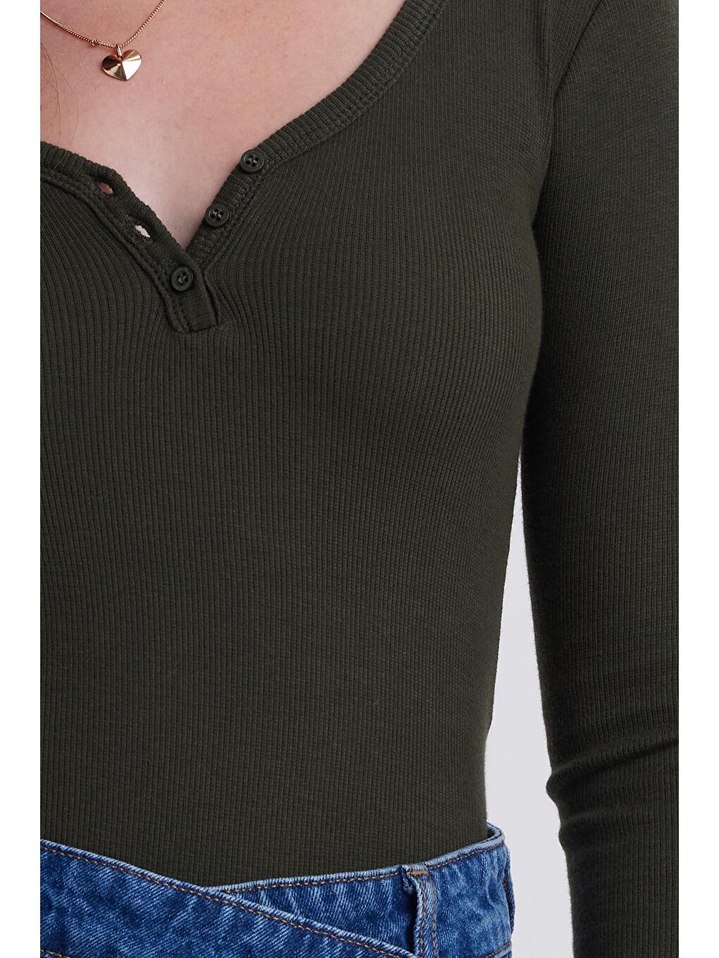 Kadın Slim Fit Dar Kesim Pamuklu V Yaka Haki Bluz-2