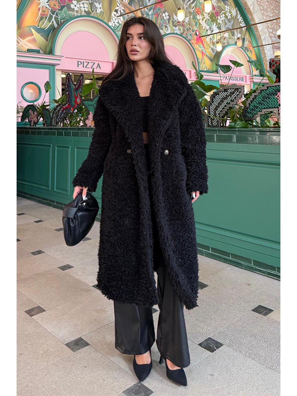 Siyah Pelüş Düğmeli Kadın Kaban Mg2516