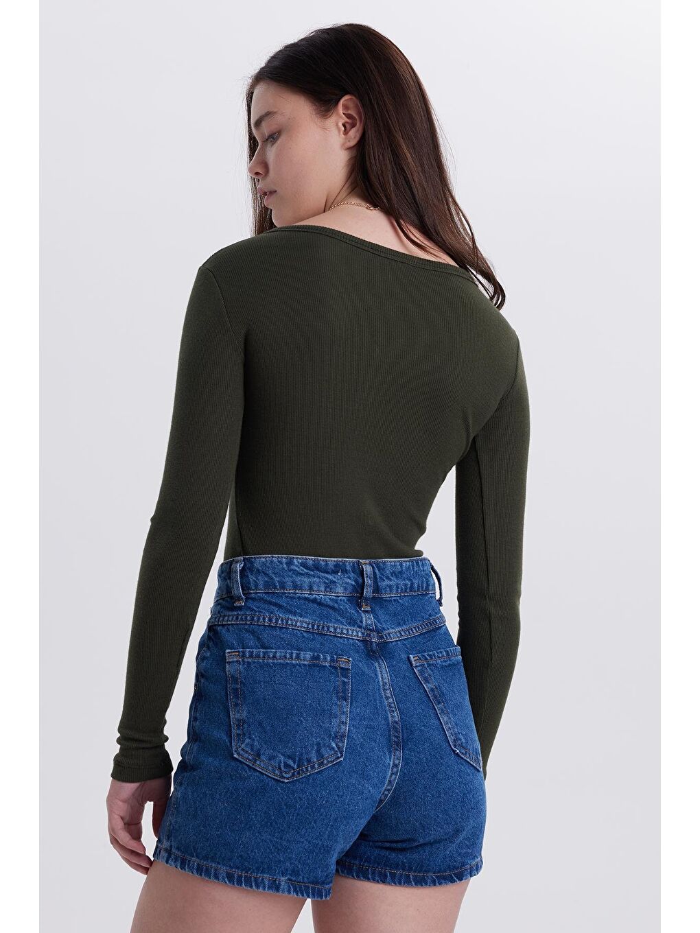 Kadın Slim Fit Dar Kesim Pamuklu V Yaka Haki Bluz-6