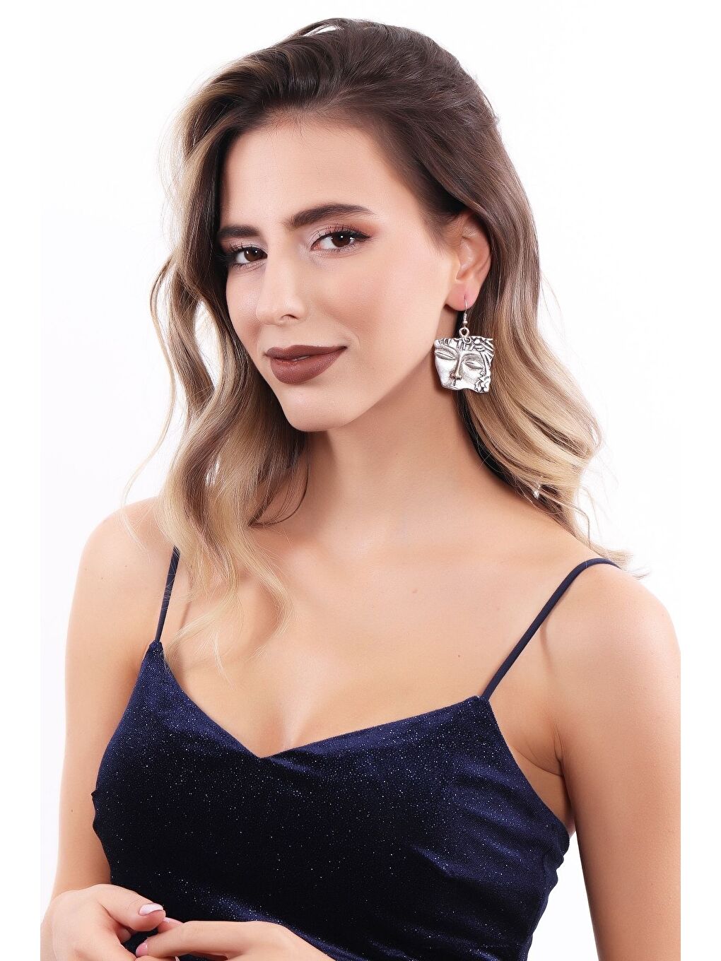 Gri Kadın Antik Gümüş Kaplama Sallantılı Uyuyan Güzel Küpe-3