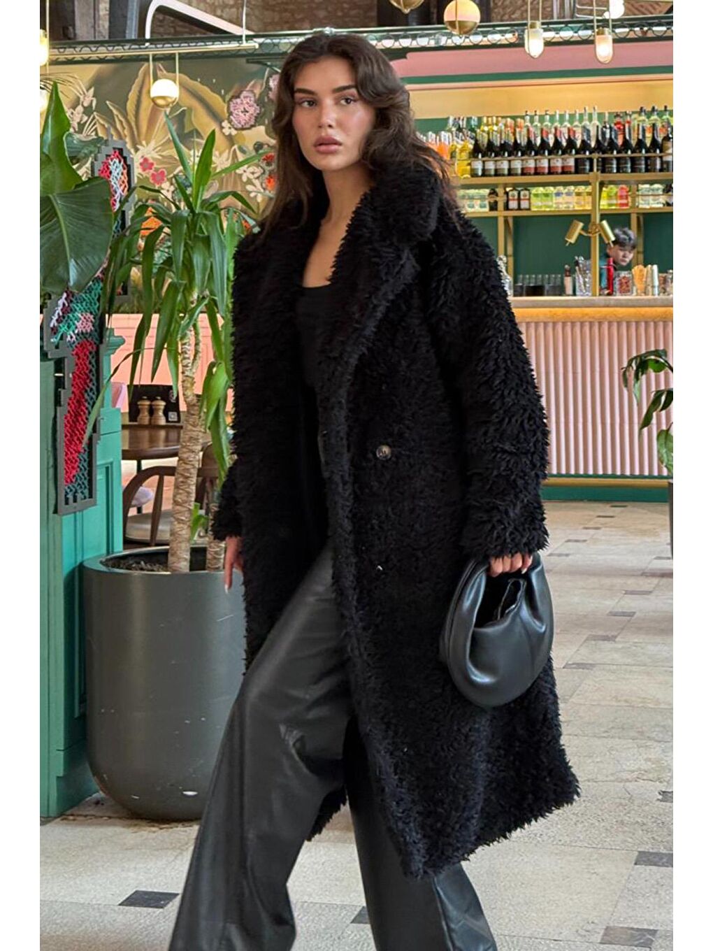 Siyah Pelüş Düğmeli Kadın Kaban Mg2516-2