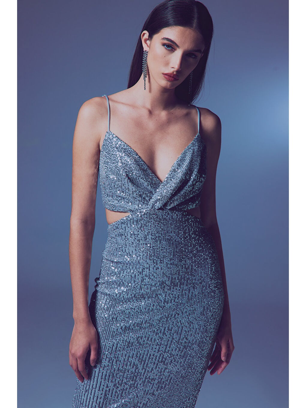 Gri Dekolteli Payet Elbise - Gümüş-4