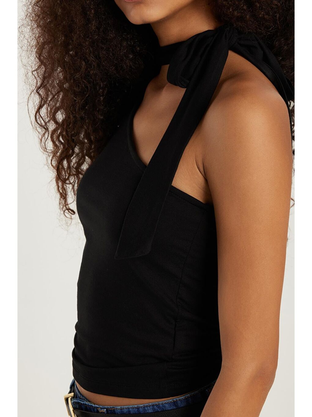 Kadın Standart Fit Fitilli Tek Kol Asimetrik Yaka Siyah Bluz-2