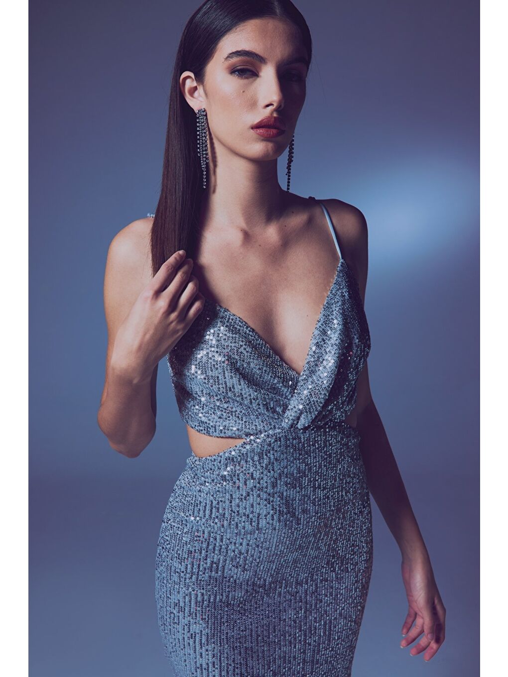 Gri Dekolteli Payet Elbise - Gümüş-6