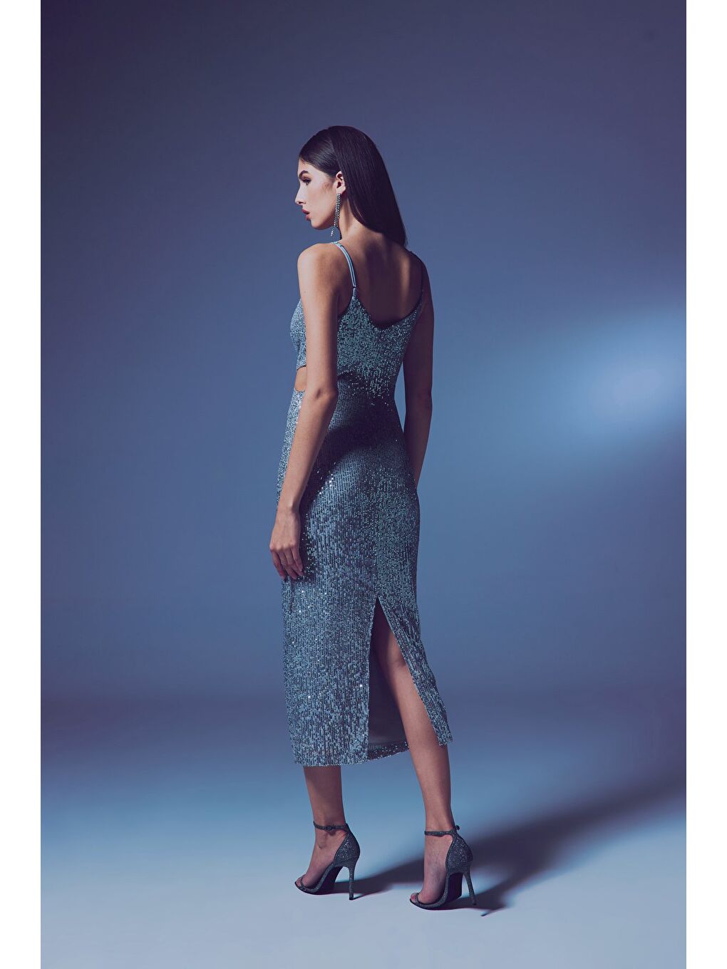 Gri Dekolteli Payet Elbise - Gümüş-7