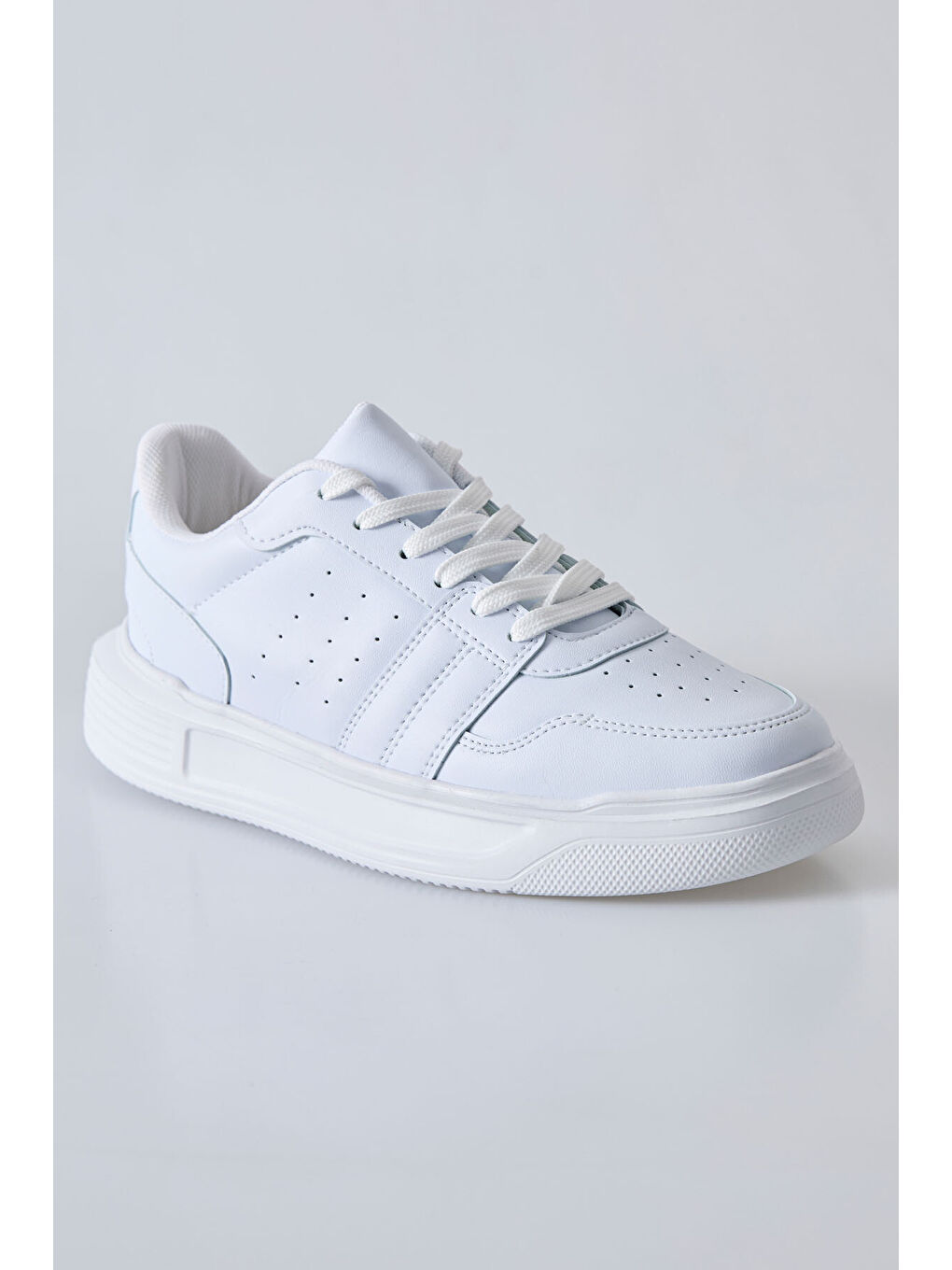 Beyaz Bağcıklı Delikli Suni Deri Erkek Spor Ayakkabı - 89125-2