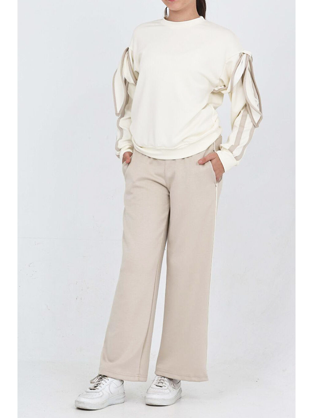 Ekru Kız Çocuk Oysho Kumaş Kol Aksesuarlı Geniş Paçalı Alt- Üst Takım 12319-1