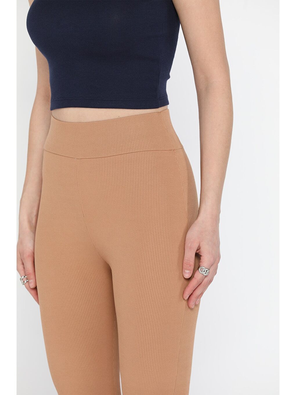 Ekru Kadın İspanyol Paça Yırtmaç Detaylı Yüksek Bel Fitilli Tayt-3