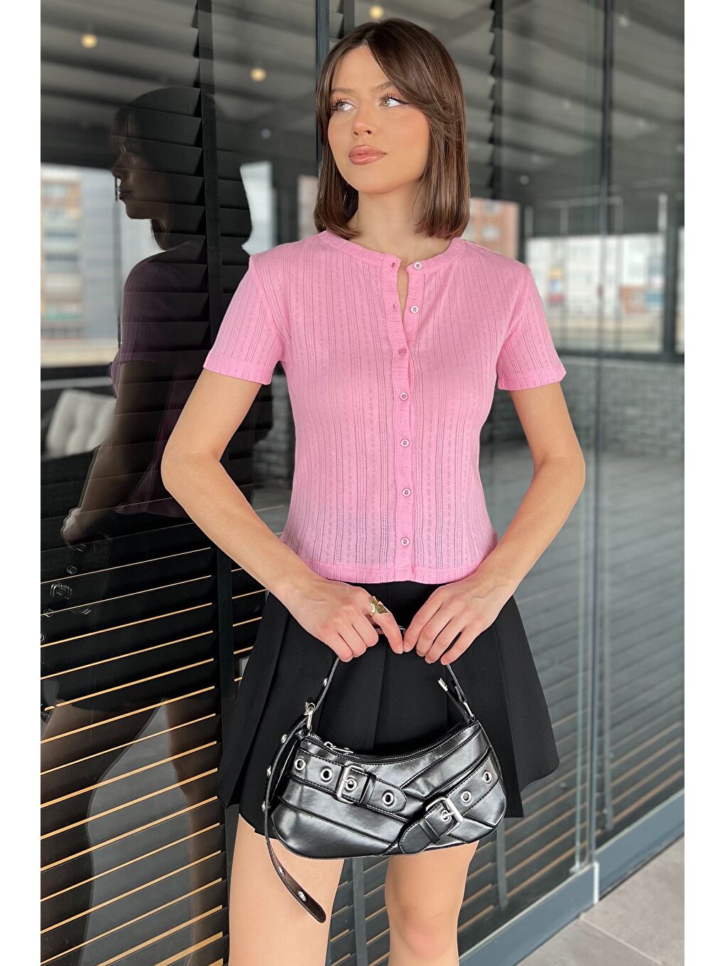 Pembe Kadın Boydan Düğmeli Ajurlu Bluz-1