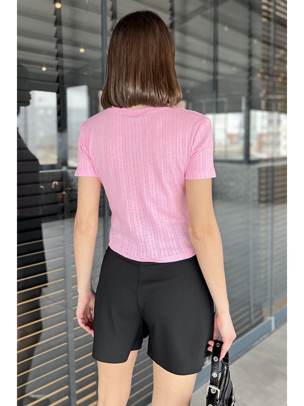 Pembe Kadın Boydan Düğmeli Ajurlu Bluz-2